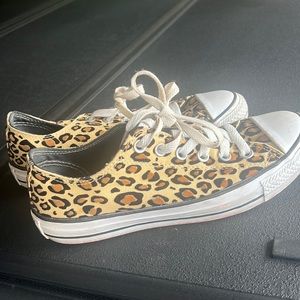 Converse leopard print 5mens women’s 7 like new